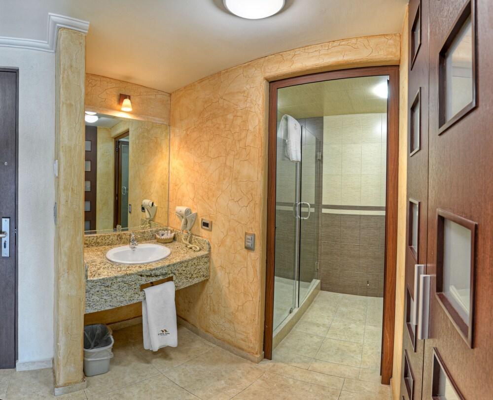 Loa Centro Inn 4*